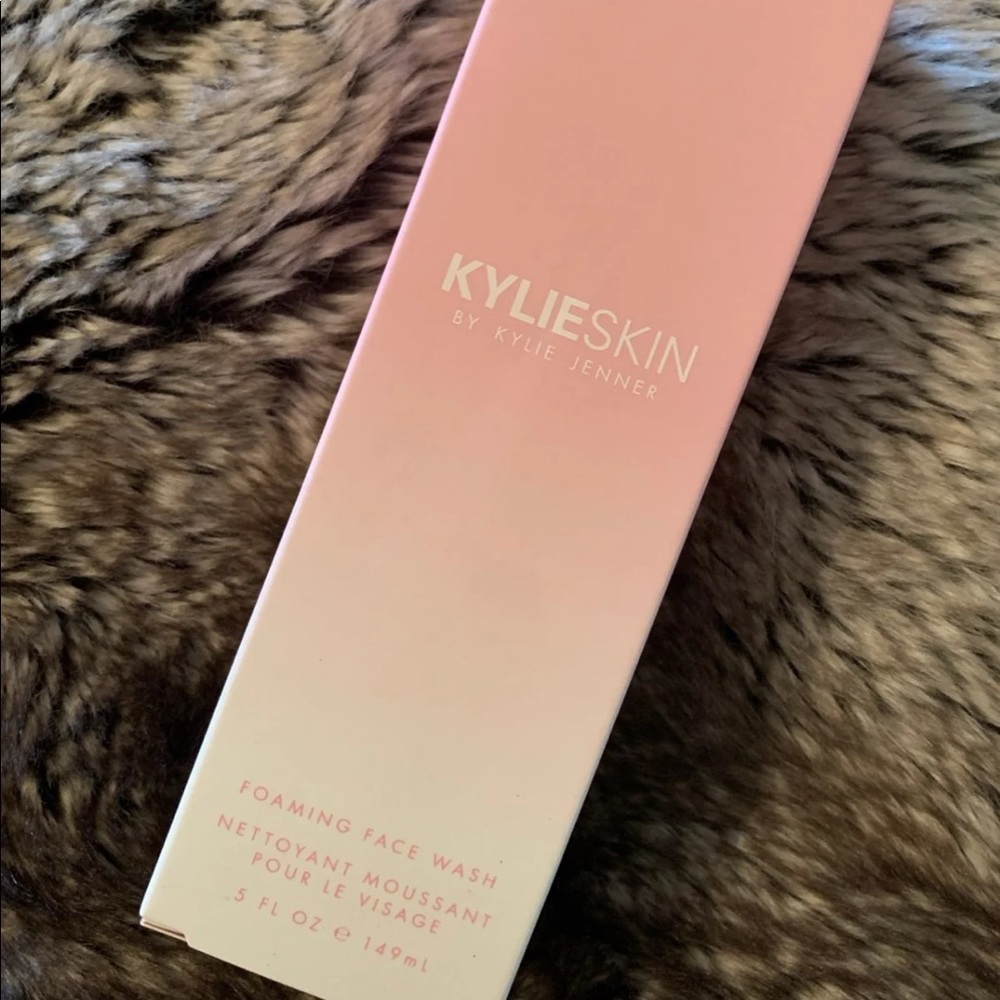 Kylie Skin Foaming Face Wash